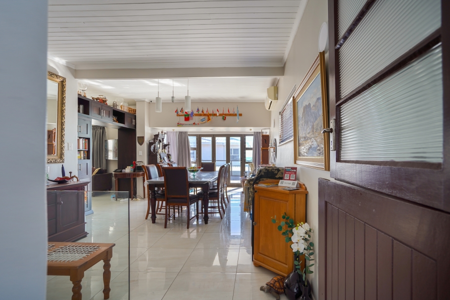 8 Bedroom Property for Sale in Melkbosstrand Central Western Cape